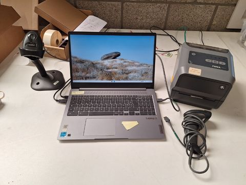 Lenovo laptop met scanner Symbol en Zebra ZD621 ticketprinter