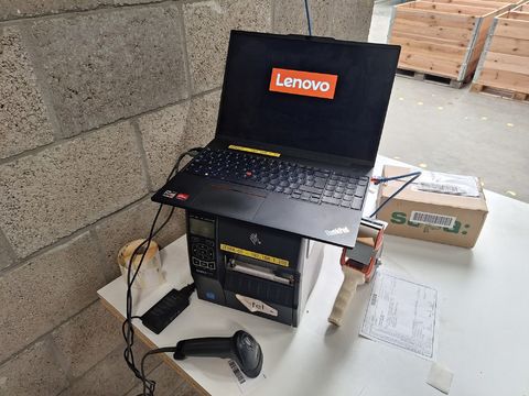 Lenovo laptop met Zebra ticketprinter
