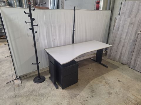 Modern Gebogen Kantoorbureau met Ladenblok en Kapstok