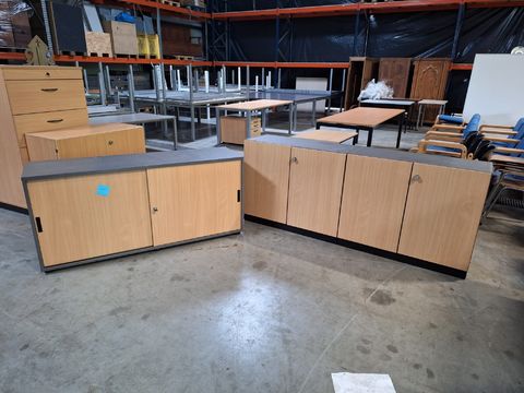 lot met 3 kantoorkasten