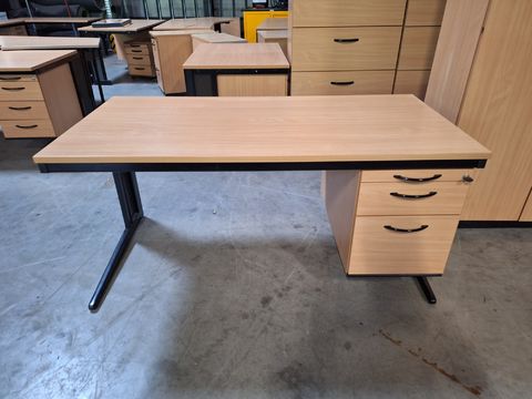 Kantoorbureau met geïntegreerd ladeblok (160x80 cm)