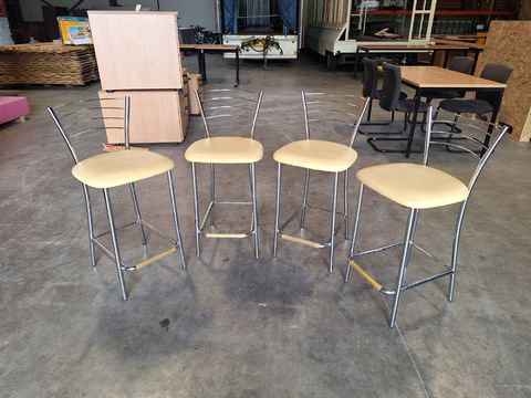 4 Barkrukken met Chromen Frame