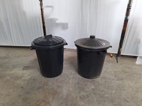 2 Kunststof Vuilnisbakken met Deksel - 50L