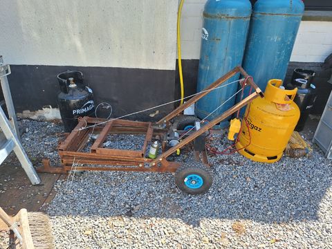 Zelfbouw mobiele heftafel / schaarlift met 12V elektrische lier