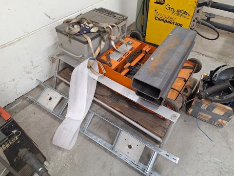 Lot met Acculader, Engel Koelbox en Kokerprofielen