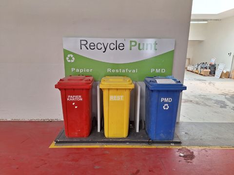 3x Modulair Milieustation "Recycle Punt" inclusief 7 Rolcontainers (240L)