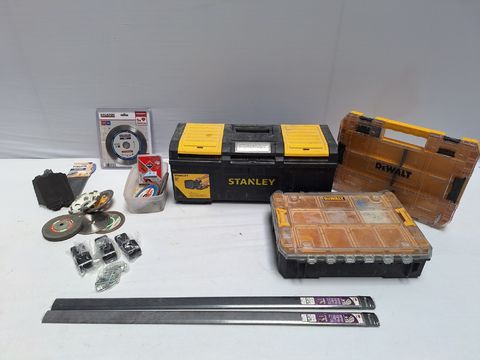Assortiment gereedschapskoffers, assortimentsdozen en diverse verbruiksartikelen / slijptoebehoren