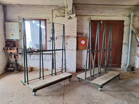 Set van 2 Mobiele Glaswagens / Platenwagens(A-frames op wielen)