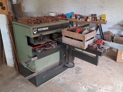 Profileermachine / compacte pennenbank Vertongen P042