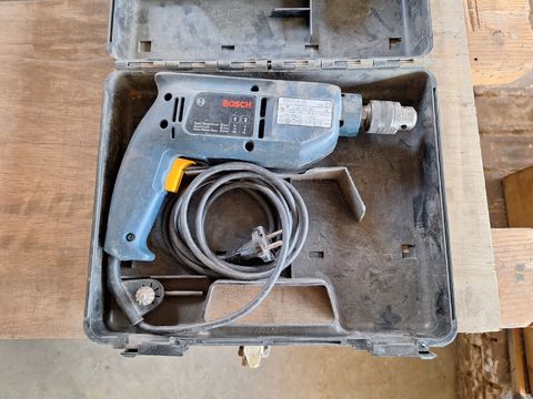 Bosch 2-speed drill (420W) in its original case