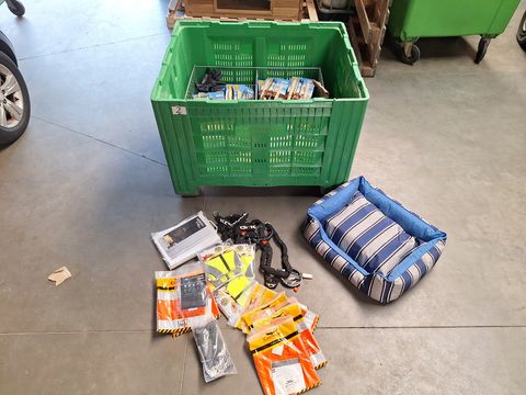Partij BBQ-gereedschap,veiligheidsvesten,Oxloc sloten en hondenbed