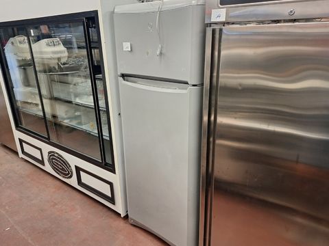 Indesit Dubbeldeurs Koelkast - Zilver/Grijs