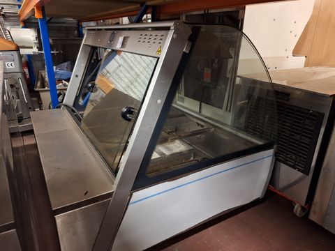 Heated display cabinet with curved glass (faulty)