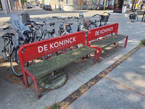 Buitenbanken / Fietsenrekken "De Koninck" (2 stuks)