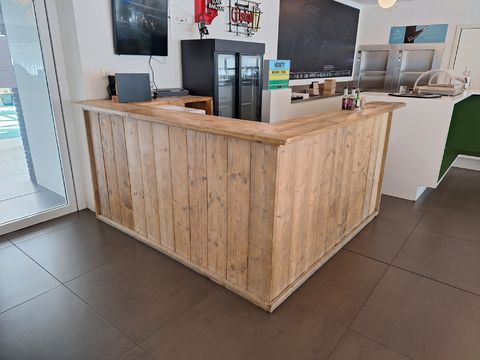 Houten Hoekbar / Toogopstelling (Exclusief Apparatuur & Inhoud)