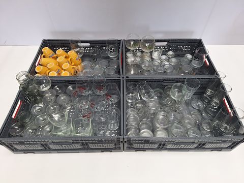 Gevarieerd lot horecaglaswerk en Chocomel bekers