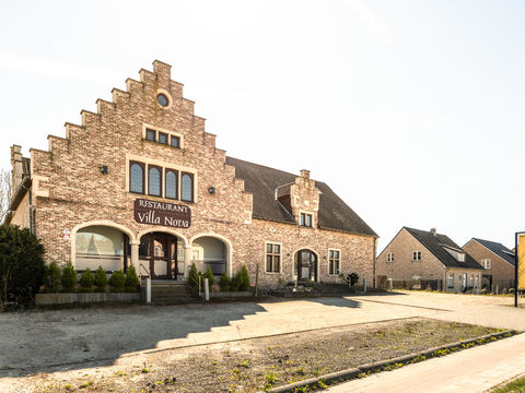 Prachtig handelspand met appartement en opslagruimte,  heden restaurant Villa Nova