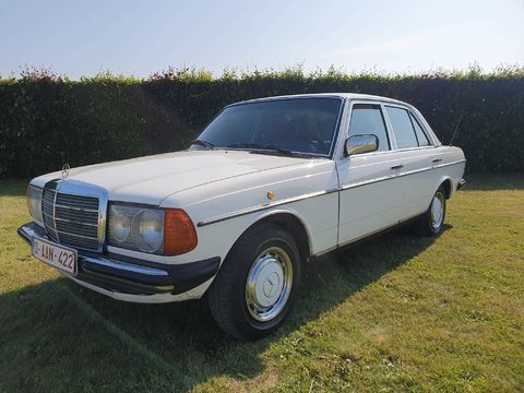 Mercedes 200 Oldtimer