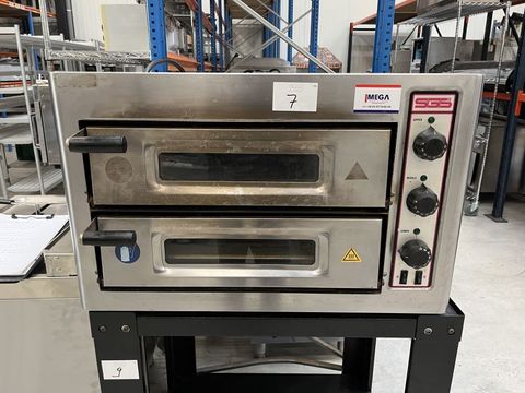 Electric pizza oven, stainless steel model