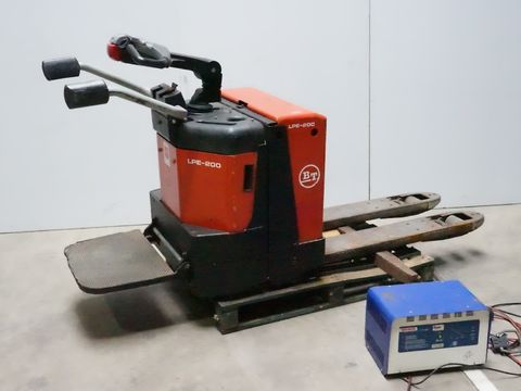 Elektrische palletwagen BT LPE200/6 (defect)met lader