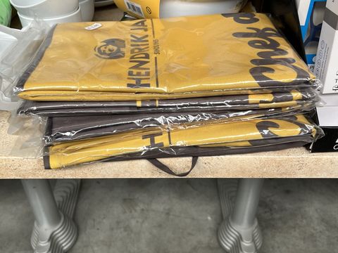 Diverse consumentengoederen op tafel(zie afb)
