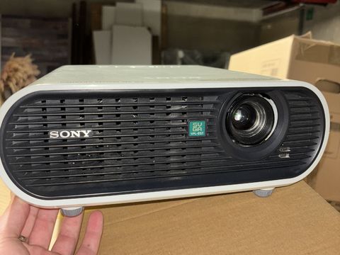 Beamer Sony