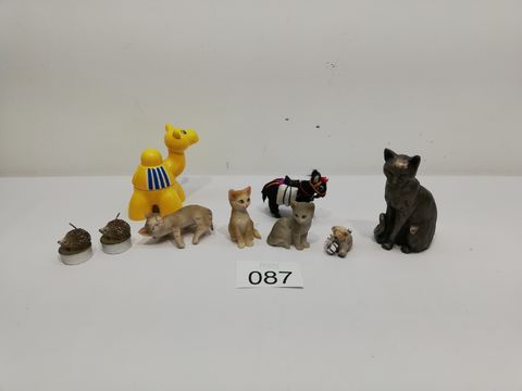 Diverse dierenfiguren in keramiek of kunststof
