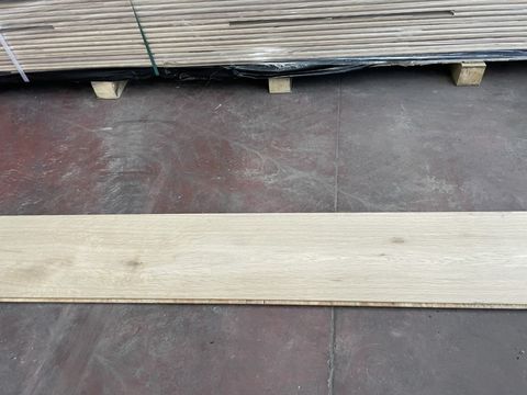 lot parket +/- 56 m²