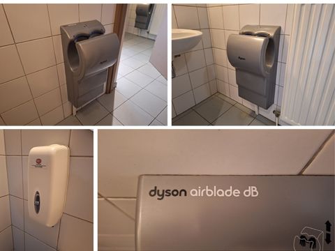 2 Dyson Airblade handdrogers en 2 zeepdispensers