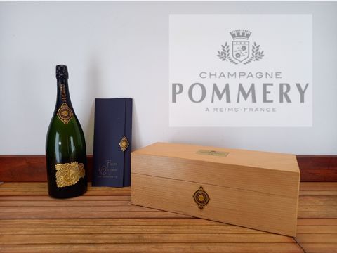 Champagne "POMMERY"vintage 1980 flacon D'exception