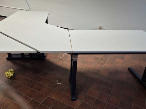 1 L-vormige Professioneel Bureau Werndl (Steelcase) – Blauw/wit